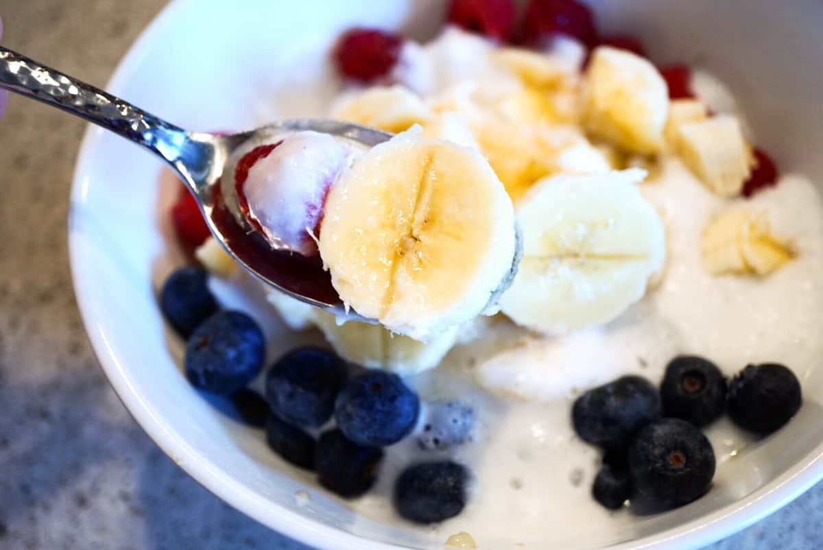 Energizing Paleo Breakfast Bowls Recipe that takes seconds to prepare and leaves you feeling light and full all morning. Healthy and Delicious.