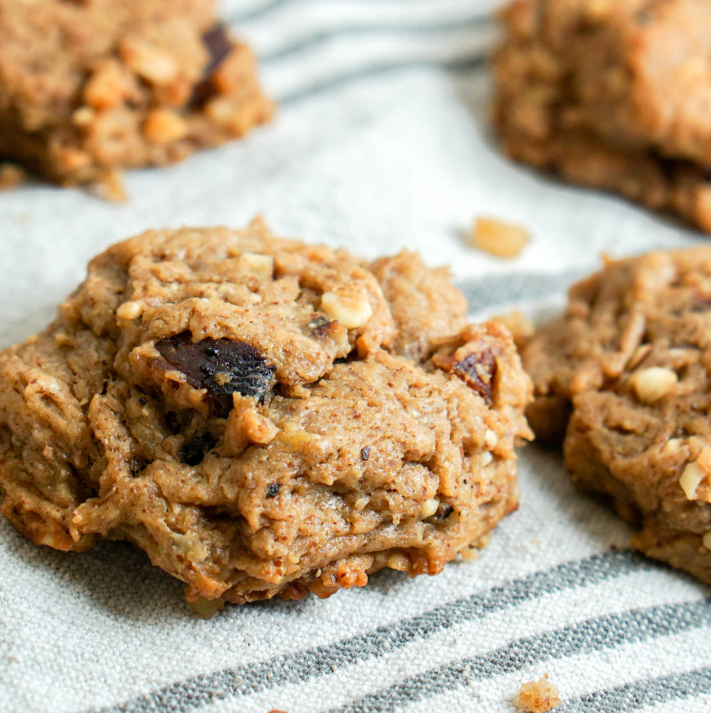 Elvis Cookies Recipe - a healthy, clean 4 ingredient cookie recipe inspired by Elvis Presley's favorite sandwich. Peanut butter, bacon, banana and honey = quick, easy, healthy, fun.