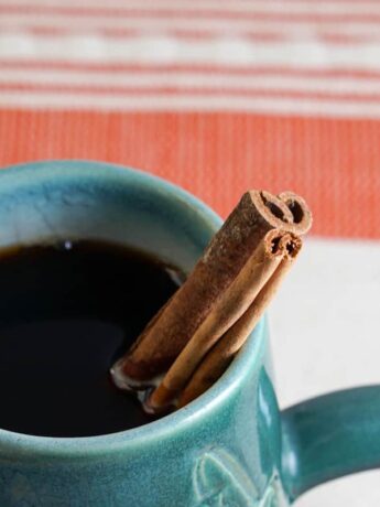 Natural Cinnamon Spiced Coffee Recipe - A truly healthy alternative to fall seasonal coffee drinks. Clean, healthy, sugar free and anti-oxidant full