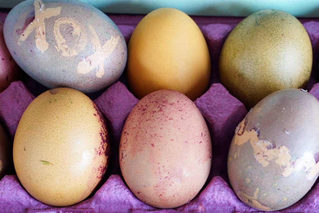 Completely natural and easy Blue, Yellow, Red, Pink, and Green Natural Food Dye Recipe for Naturally Dyed Easter Eggs. No artificial colors.