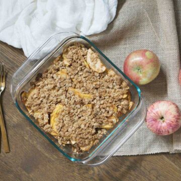 A healthy twist on a classic dessert: this gluten free apple crisp is made from nutritious real foods and nationally sweetened, perfect for health-conscience, dairy free, sugar free or vegan friends!